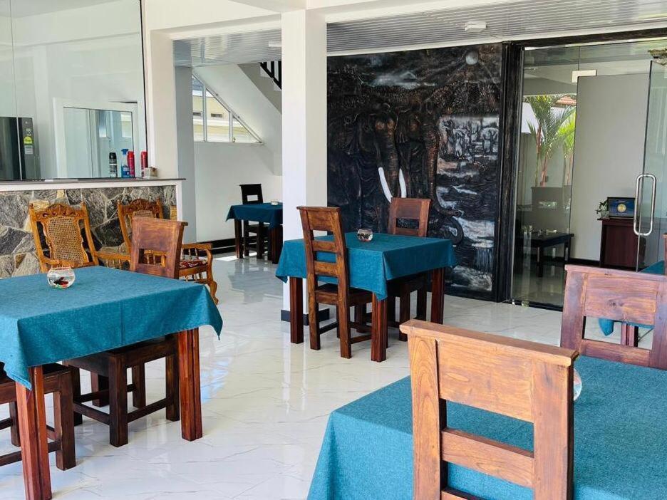 Funwhales Rest House ネゴンボ エクステリア 写真